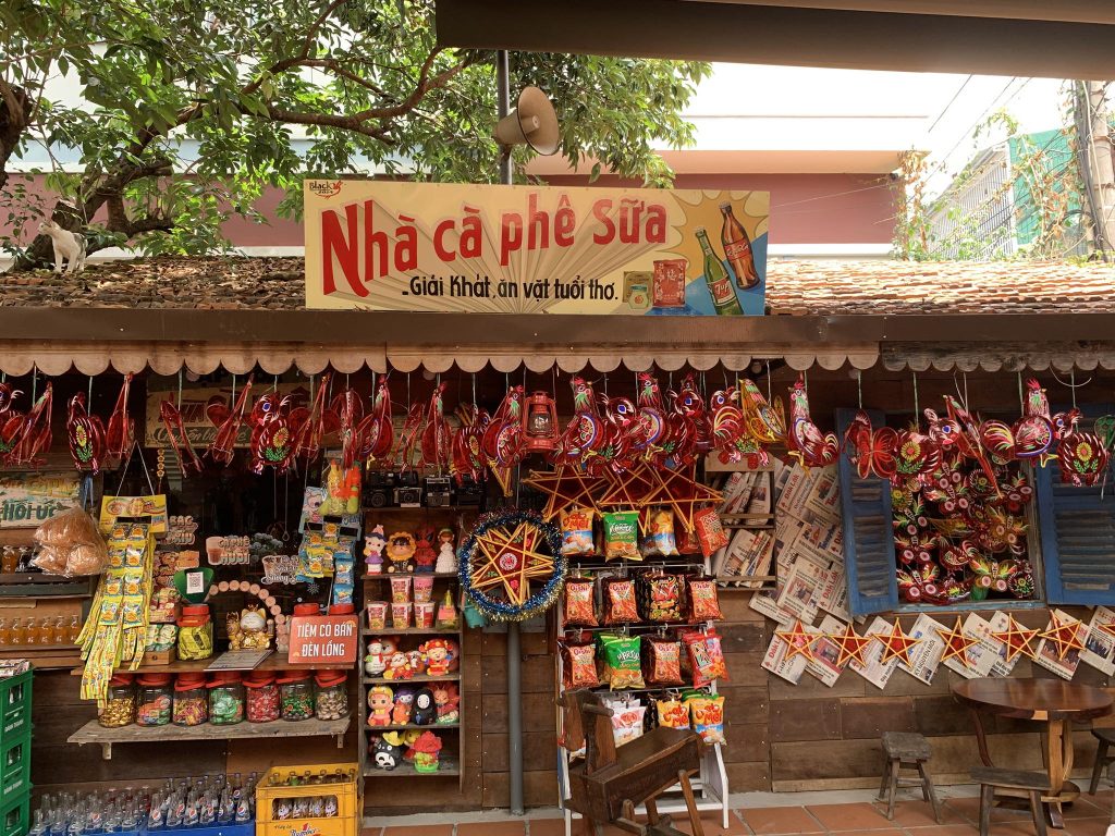 nha ca phe sua studio